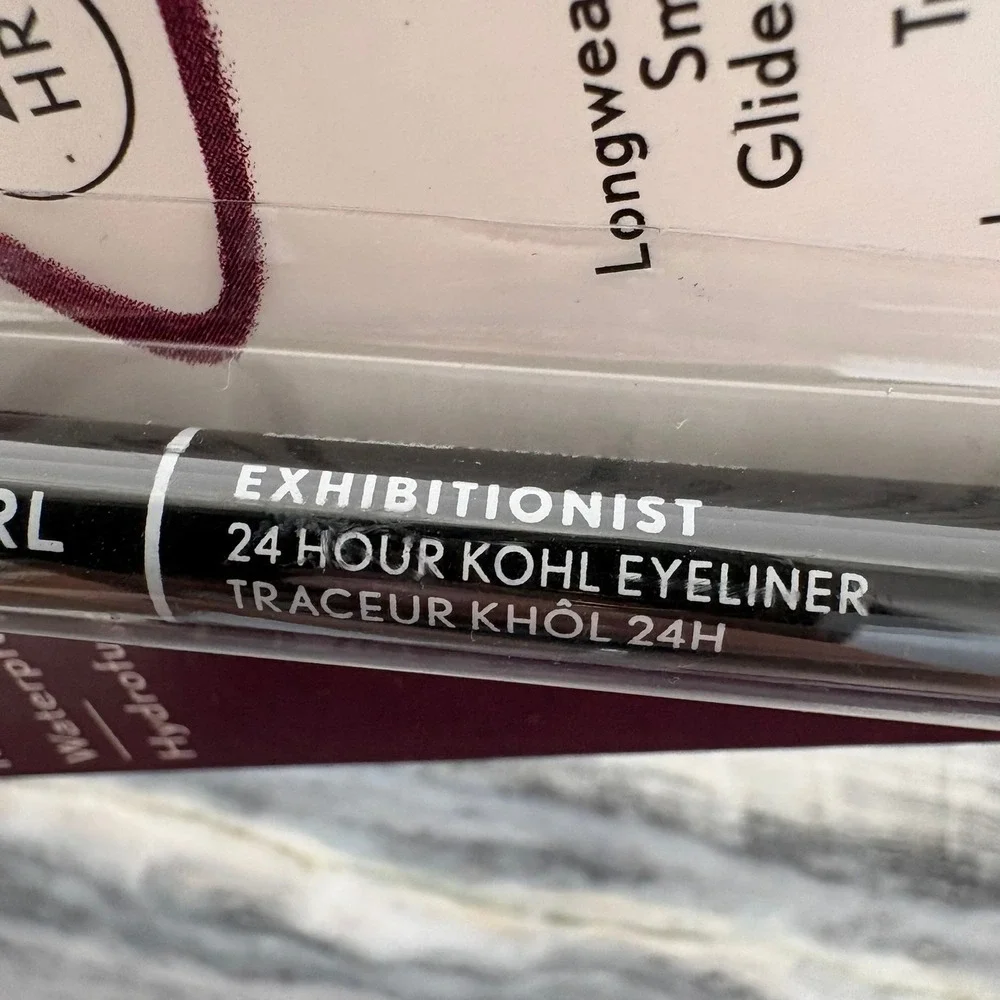 COVERGIRL exhibitionist 24hr